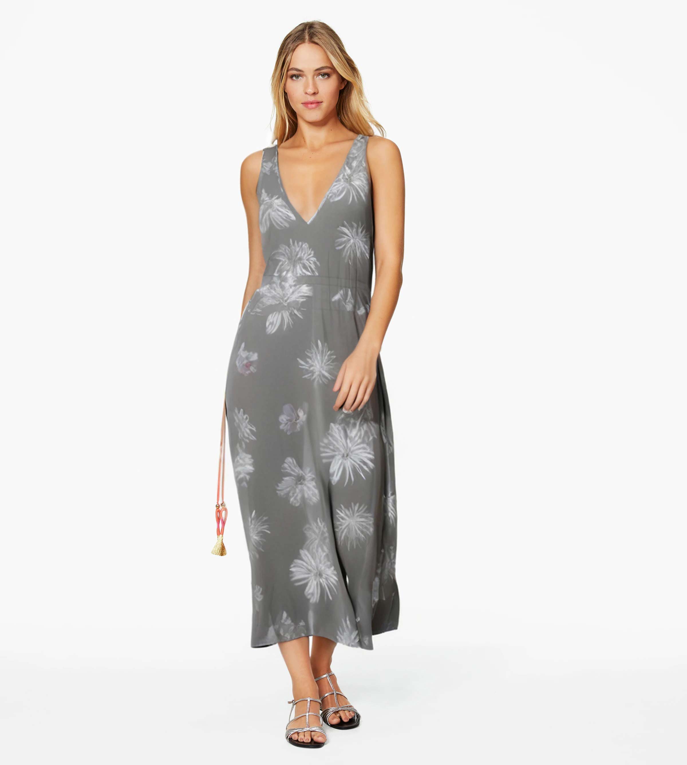 Final image showing clothes color changed to black and white using Photoshop